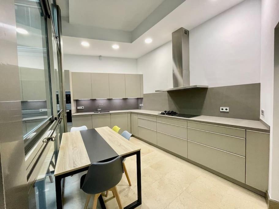 Fdez Amazing House By Cathedral And Giralda With Private Pool Villa เซบีญา ภายนอก รูปภาพ
